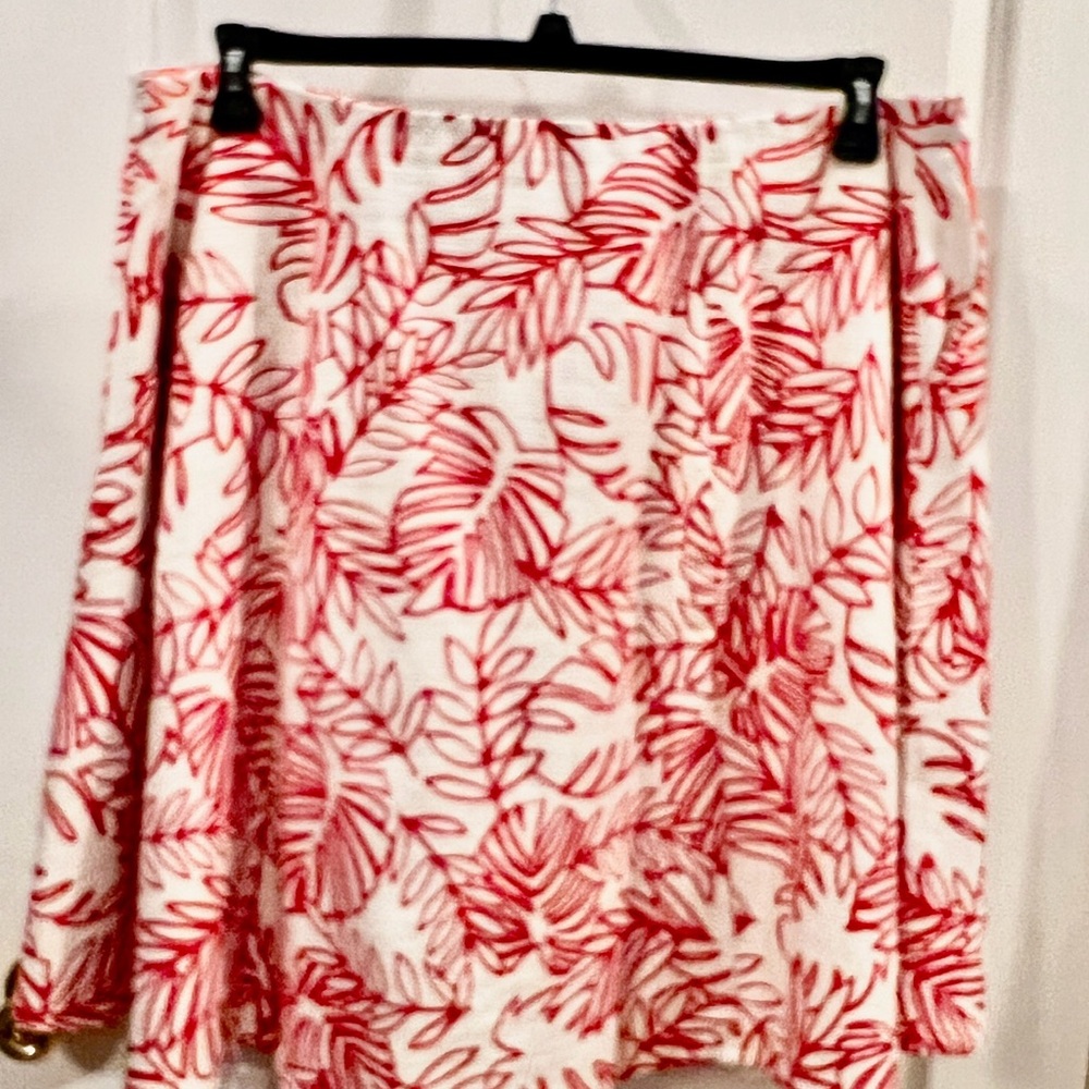 Lane Bryant linen mini ivory with thin red lined tropical leaves.  Size 20 - Picture 4 of 5